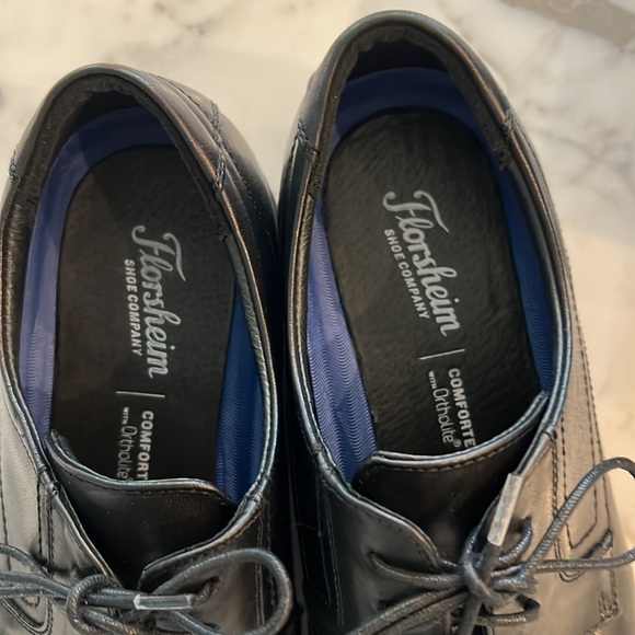 Effectively New Florsheim Finance Cap Toe Oxfords black shoe 11D - Picture 6 of 7